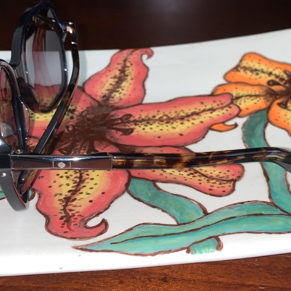 Kate Spade Collection - Picture 6 of 8